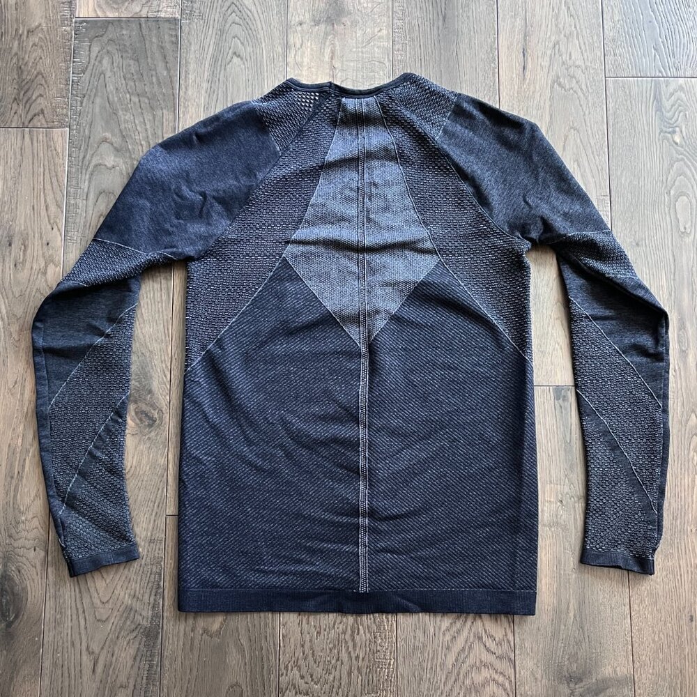 Athleta Caliber Long Sleeve Performance Top Black Gray Size S Activewear - Picture 4 of 6